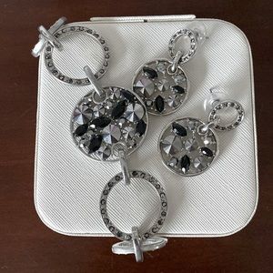 𝅺Park Lane silver tone set.